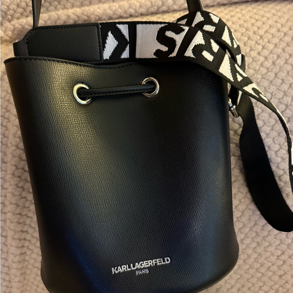 Karl Lagerfeld Black Bucket Bag with Pink Heart and Eiffel Tower Charms - Picture 4 of 5